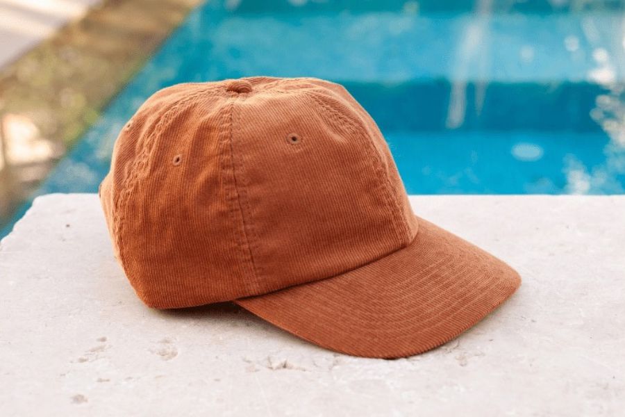 6-panel velvet cap
