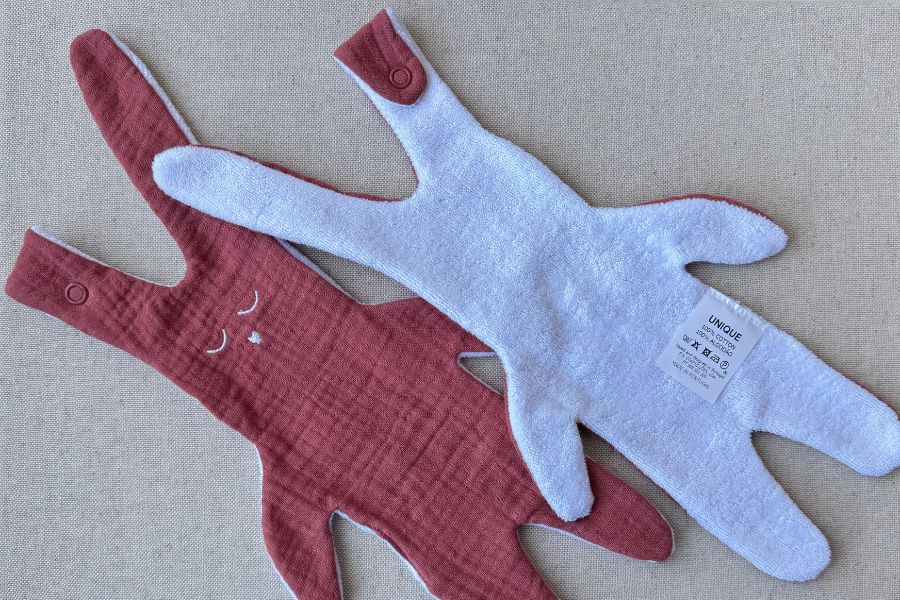 Custom comforter pacifier clip