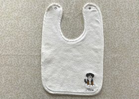 Bavoir bébé brodé - custom embroidered baby bib