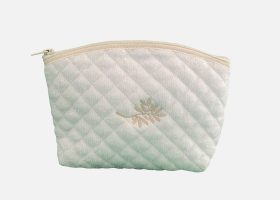 custom embroidered makeup bags;trousse de maquillage brodée