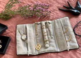 Custom travel jewellery bags