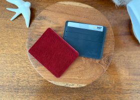Porte-cartes en cuir et peau de vache