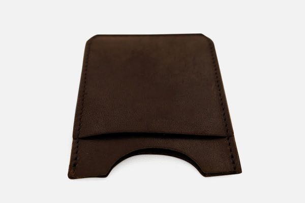 Custom vertical leather keycard sleeve, Porte-cartes vertical en cuir