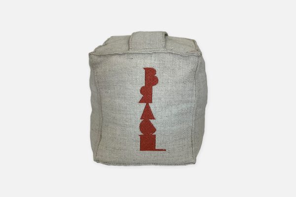 Cale-porte cubique en tissu brodé;Embroidered cube door stop