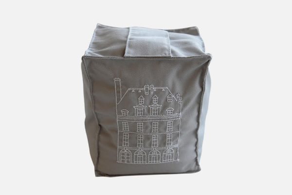Cale-porte cubique en tissu brodé;Embroidered cube door stop