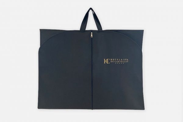 Custom suit covers ; Housse pour vêtements personnalisée