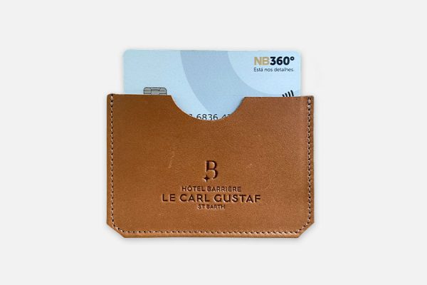 horizontal leather keycard sleeve ;Porte-cartes horizontal en cuir