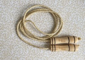 Customizable wooden skipping rope