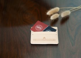 Porte-cartes arrondi en cuir végétal