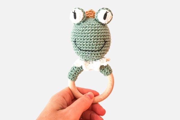 Hochet en crochet personnalisé;Custom crochet rattle