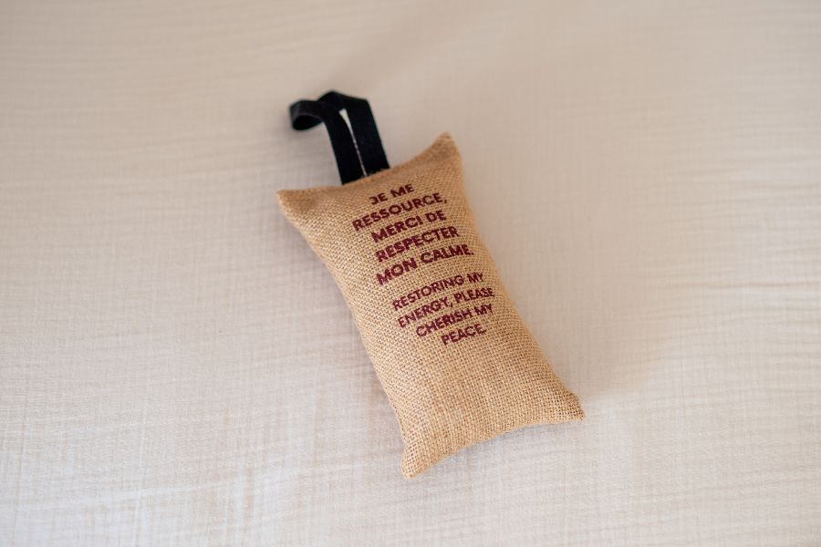 Personalized jute hotel door hanger
