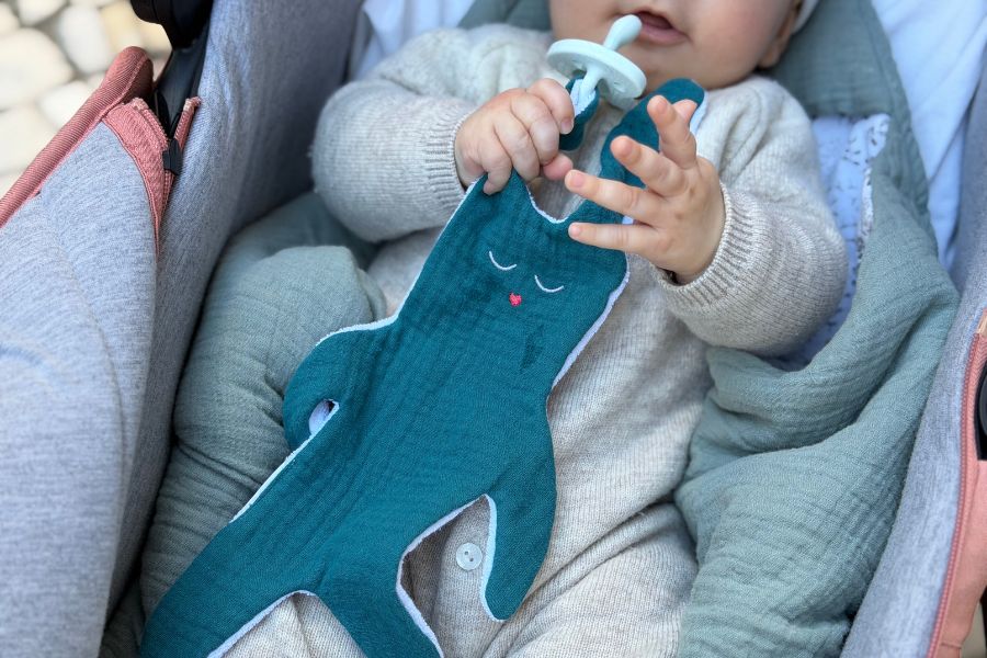 Custom comforter pacifier clip