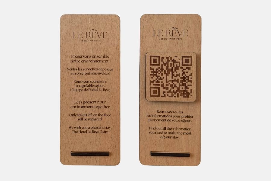 Support QR code en bois