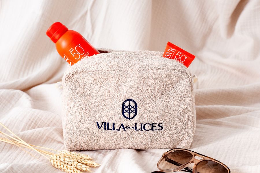 Trousse cosmétique en éponge brodée