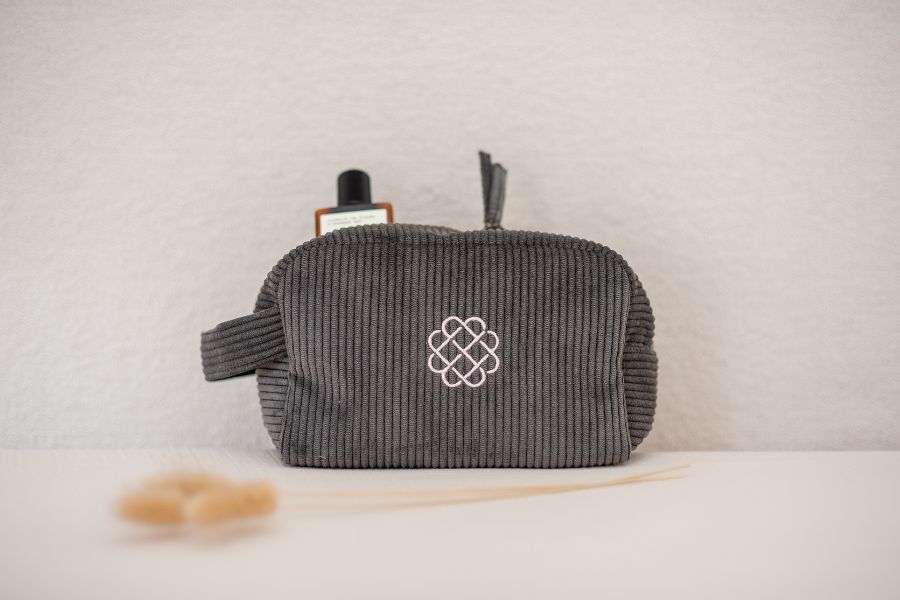 Trousse de toilette en velours côtelé