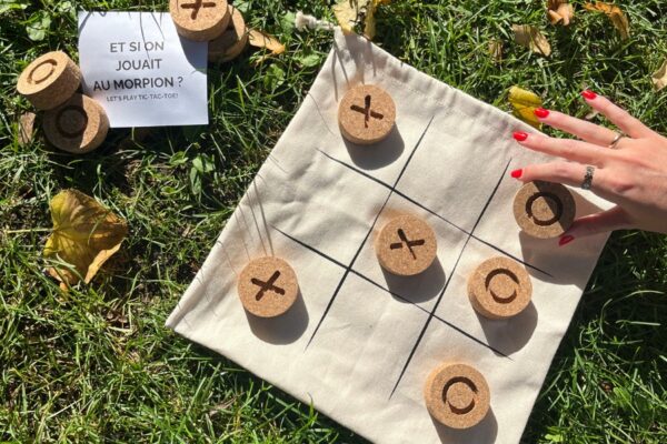 Jeu du morpion personnalisable en liège ; Custom tic-tac-toe game