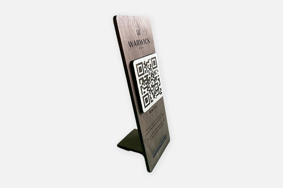 Support QR code en bois - Hotel Gift Selection
