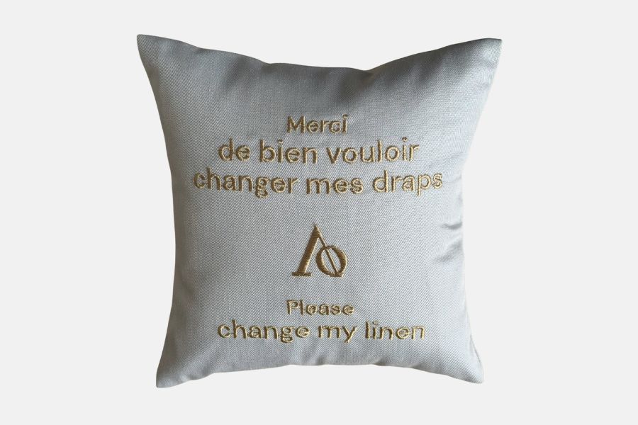 Custom "Do not change my linen" pillow