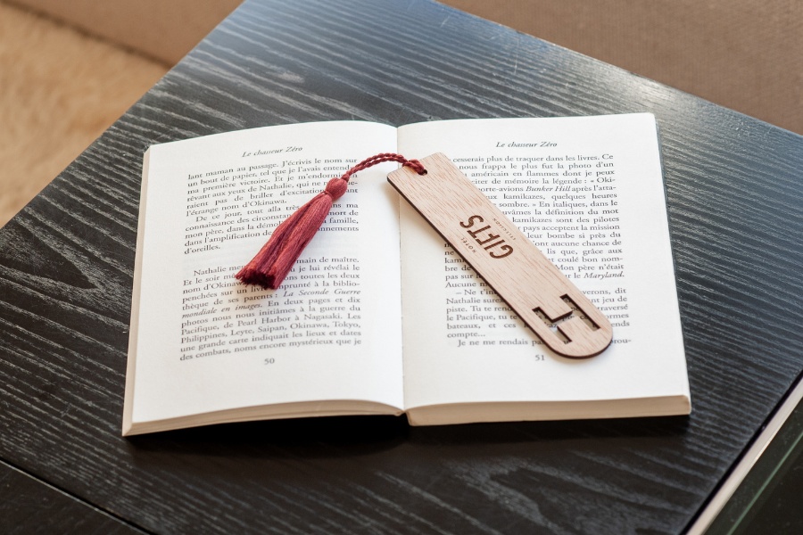 Marque-page en bois personnalisé