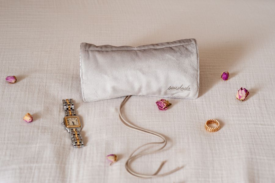 Velvet travel jewellery pouch