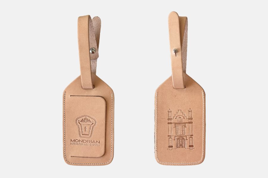 Vegtan leather luggage tag