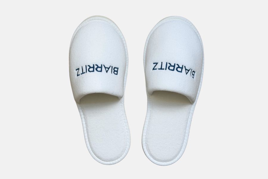 Custom luxury hotel slippers