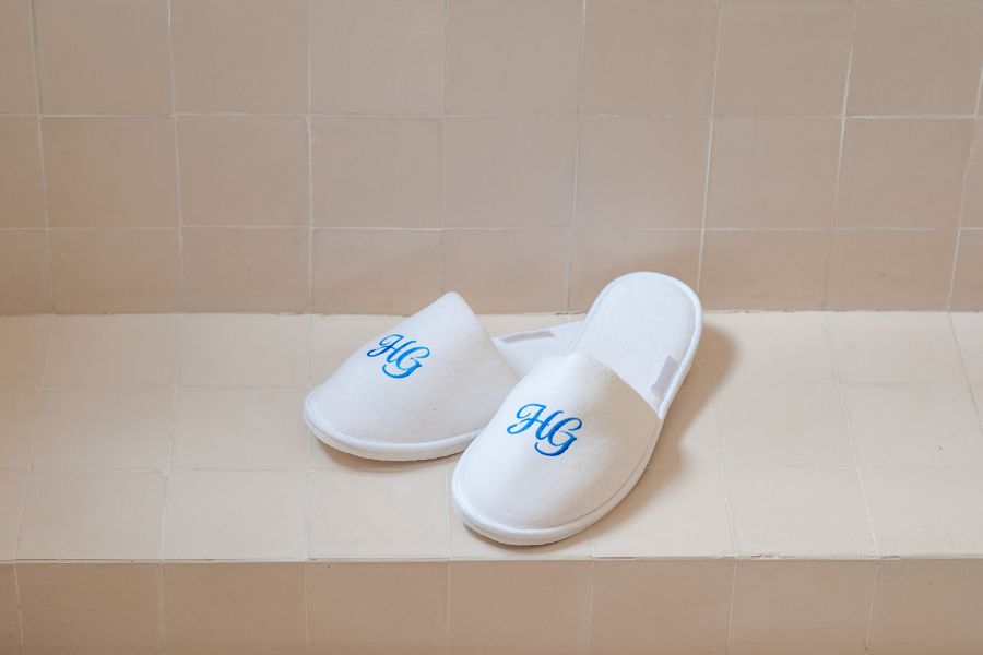 Chaussons d’hôtel de luxe personnalisables